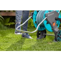 GARDENA Schlauchwagen CleverRoll M Set, Schlauchhalter mit Schlauch, Systemteilen, Spritze